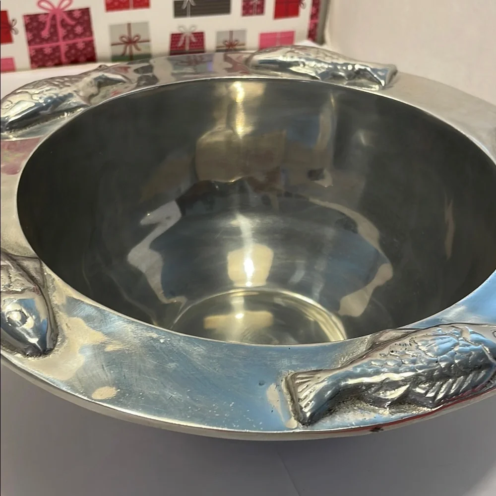 Silver Fish Motif Cookware Bowl - Picture 17 of 17